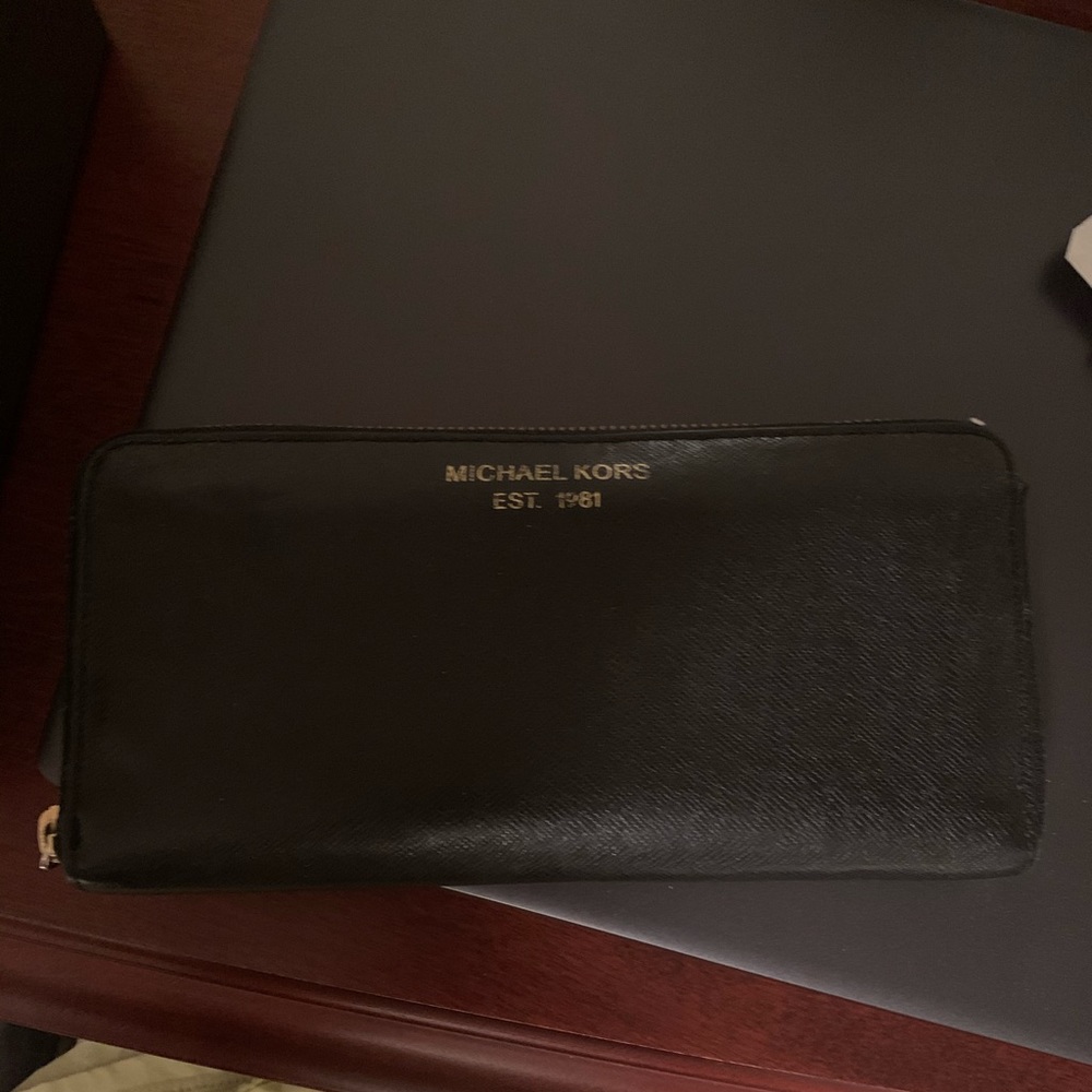 Michael kors wallet